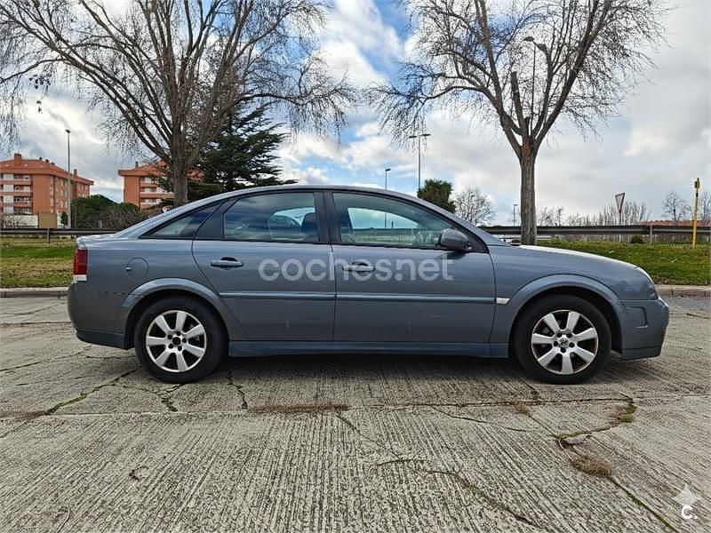 Usado Opel Vectra Cosmo 150 CV (110 kW) 2007 Gris / plata Berlina