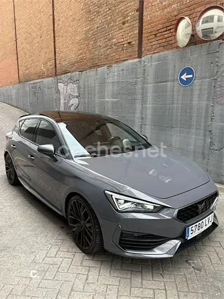 Usado Cupra Leon VZ 300 CV (220 kW) 2022 Gris / plata Berlina