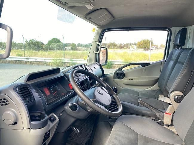 Usado Nissan Cabstar Comfort 122 CV (89 kW) 2014 Blanco Pickup/Camioneta