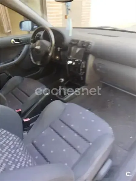 Usado Audi A3 Ambiente 125 CV (91 kW) 1999 Azul Utilitario