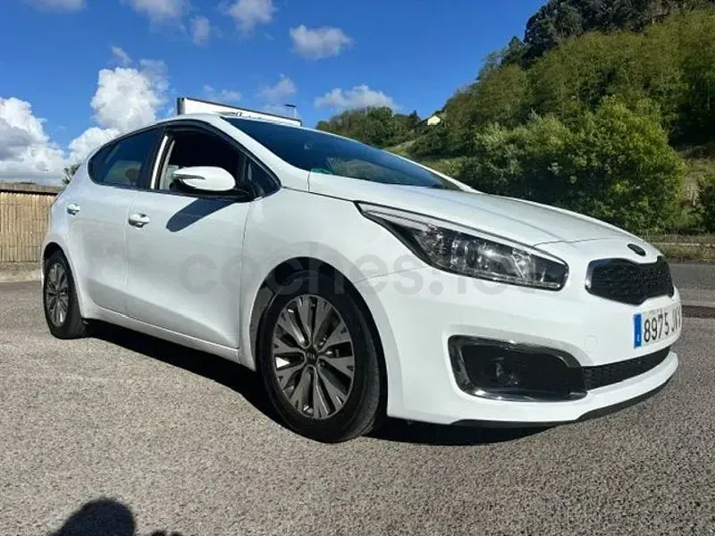 Usado Kia Ceed 100 CV (73 kW) 2016 Blanco Utilitario