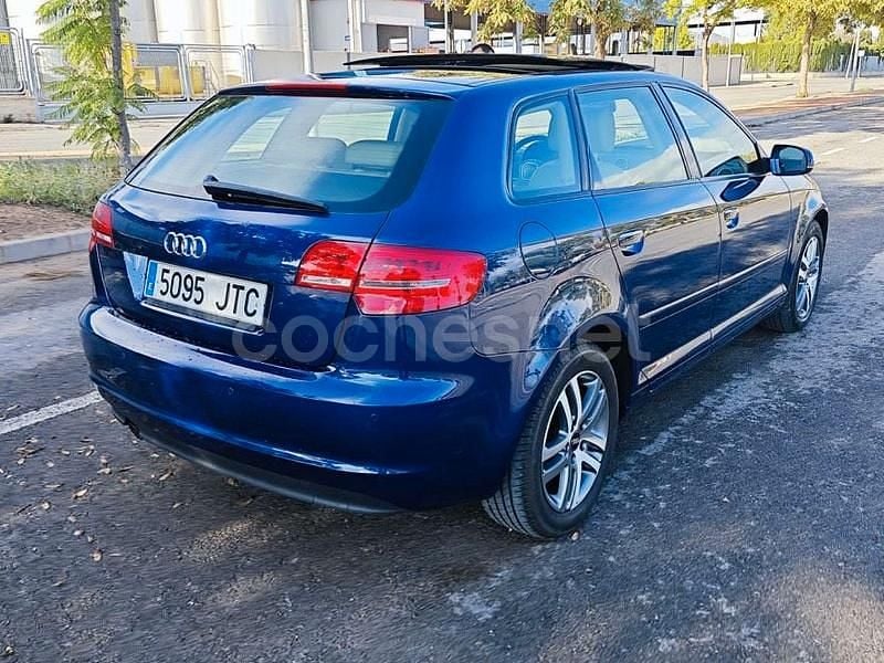 Usado Audi A3 Attraction 105 CV (77 kW) 2012 Azul Berlina
