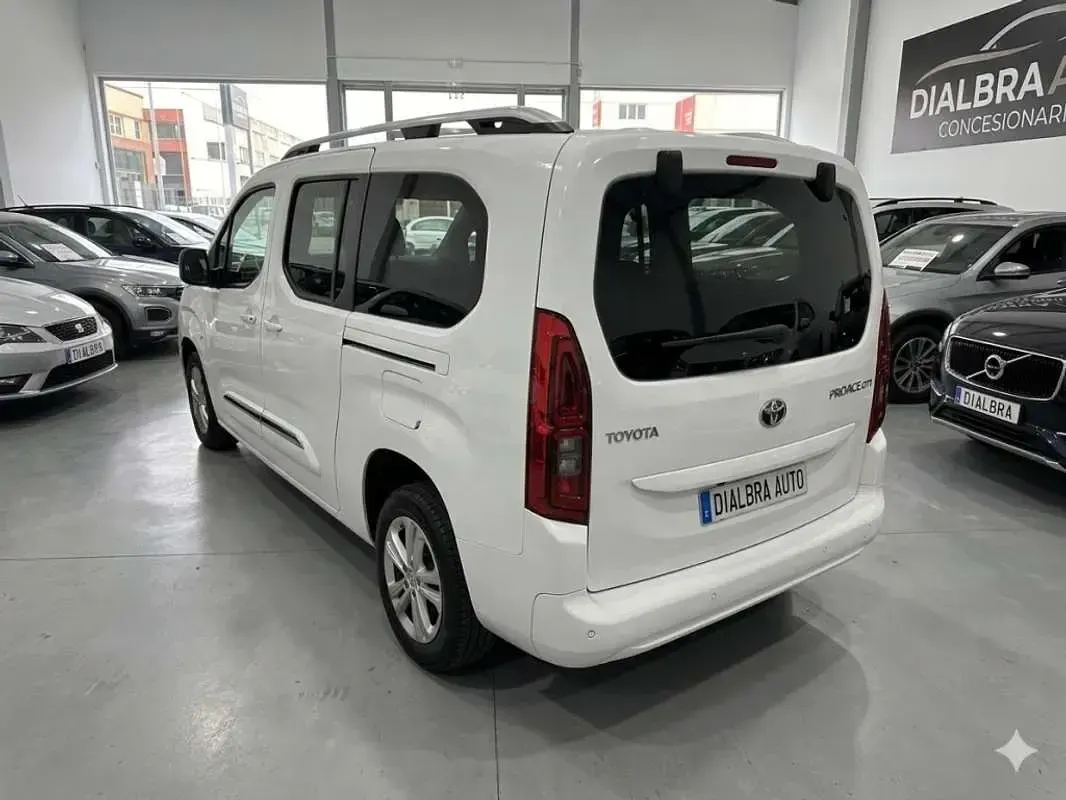 Usado Toyota Proace Active 131 CV (96 kW) 2021 Blanco Monovolumen