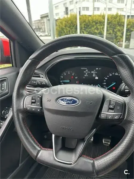 Usado Ford Focus ST-Line 125 CV (91 kW) 2018 Rojo Berlina