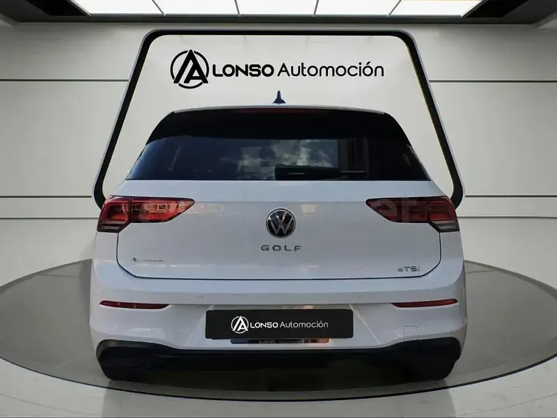 Usado VW Golf VIII Life 110 CV (80 kW) 2021 Blanco Berlina