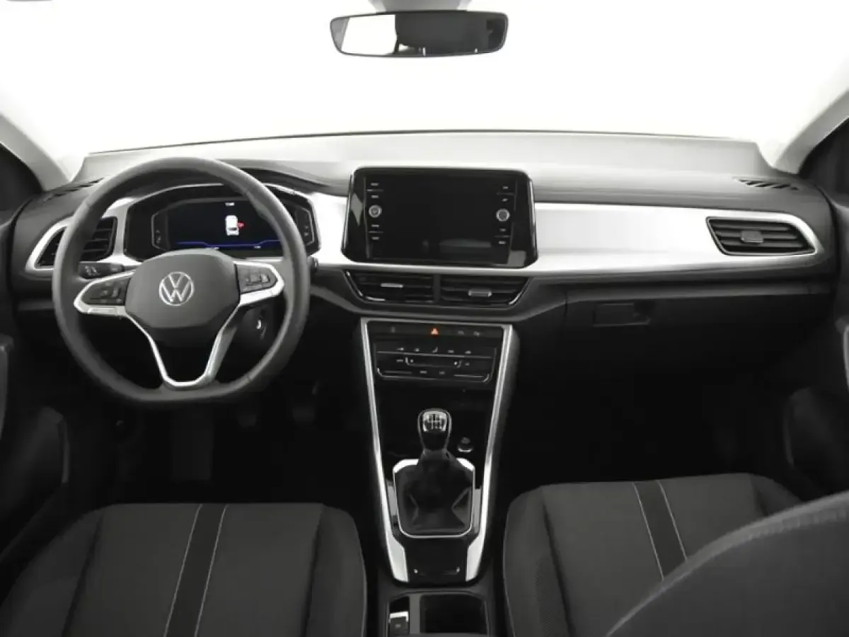 Usado VW T-Roc Life 110 CV (80 kW) 2022 Gris/plata SUV