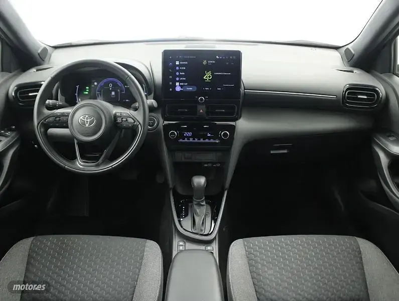 Usado Toyota Yaris Cross Active 130 CV (95 kW) 2025 Blanco SUV