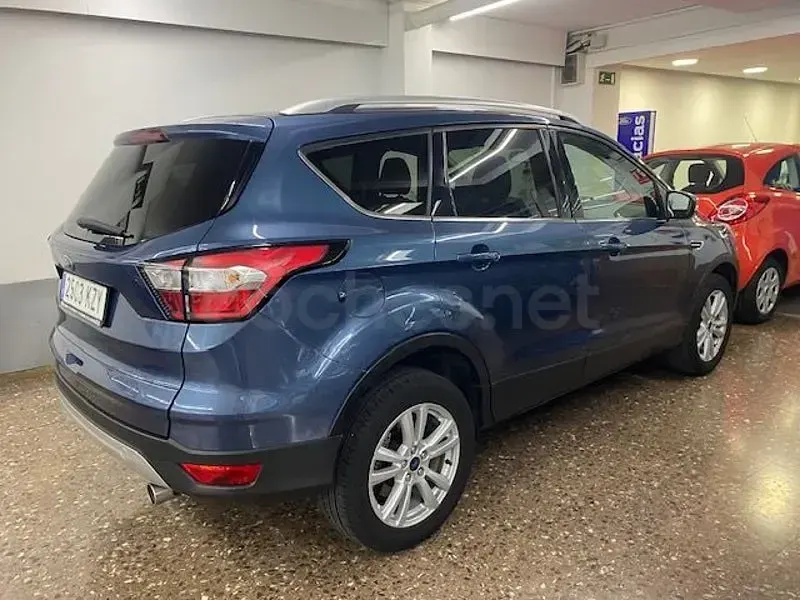 Usado Ford Kuga Trend 120 CV (88 kW) 2019 Azul SUV