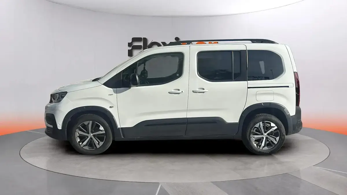 Usado Peugeot Rifter GT 131 CV (96 kW) 2023 Blanco Monovolumen