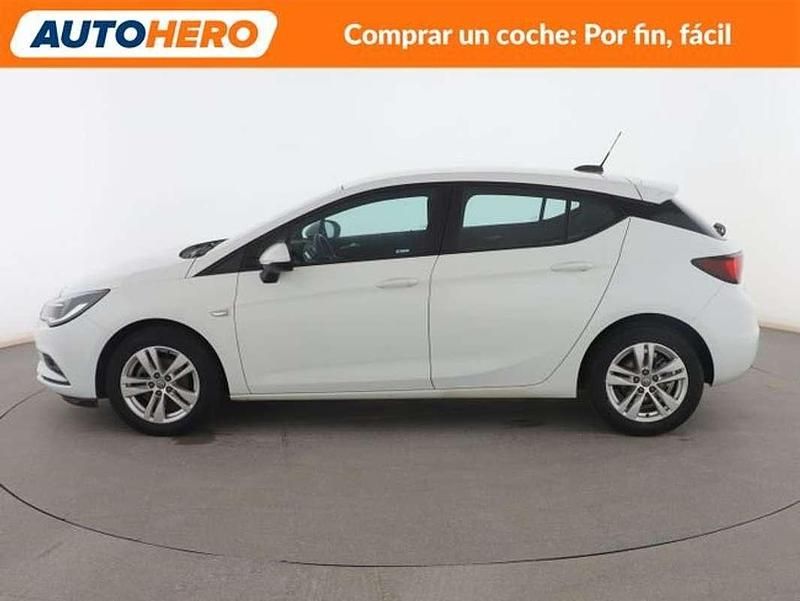 Usado Opel Astra Selective 125 CV (91 kW) 2017 Blanco Berlina