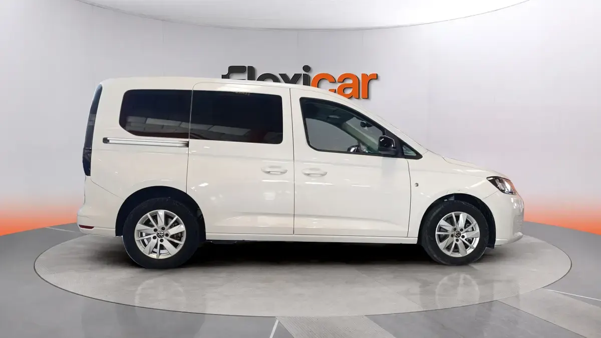 Usado VW Caddy California 102 CV (75 kW) 2024 Blanco Monovolumen