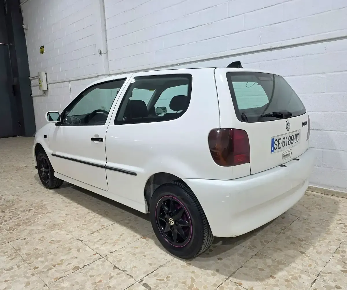 Usado VW Polo Conceptline 50 CV (36 kW) 1999 Blanco Utilitario