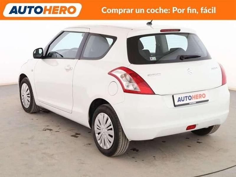 Usado Suzuki Swift 95 CV (69 kW) 2015 Blanco Utilitario