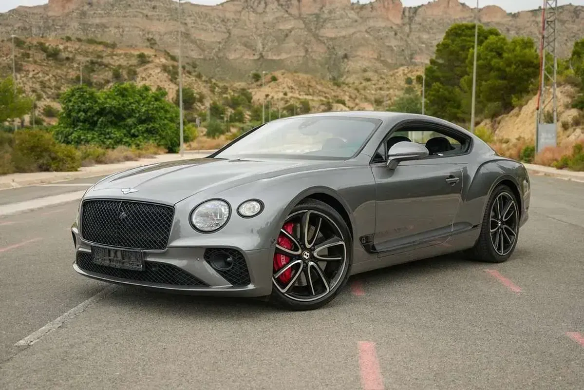 Usado Bentley Continental GT 635 CV (467 kW) 2019 Gris Coupe