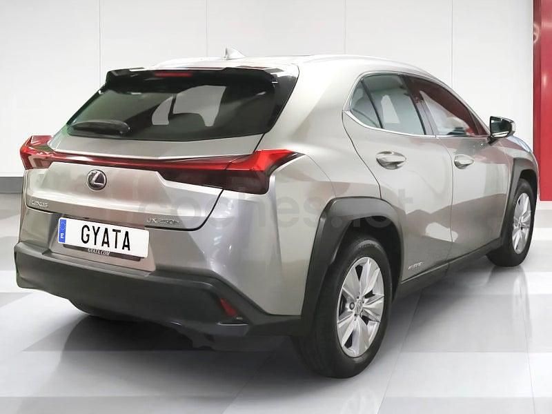 Usado Lexus UX Business Edition 184 CV (135 kW) 2021 Gris / plata SUV