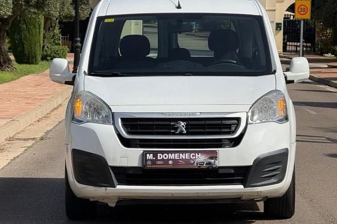Usado Peugeot Partner Tepee Active 73 CV (53 kW) 2015 Monovolumen