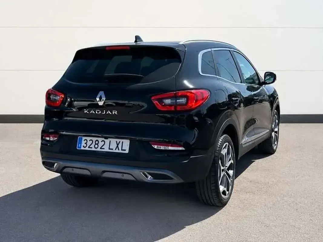 Usado Renault Kadjar Zen 140 CV (102 kW) 2022 Negro SUV