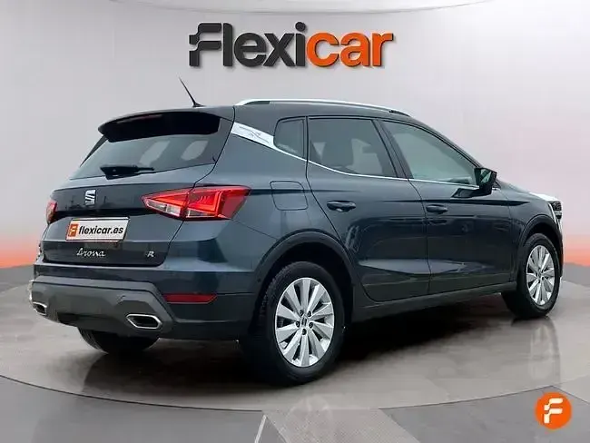 Usado Seat Arona FR 110 CV (80 kW) 2022 Azul SUV