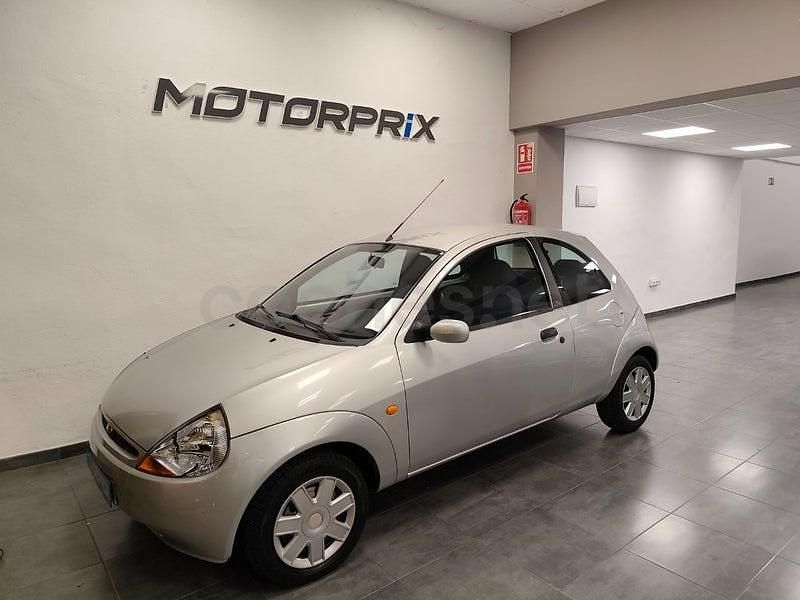 Usado Ford Ka Collection 70 CV (51 kW) 2005 Gris / plata Berlina