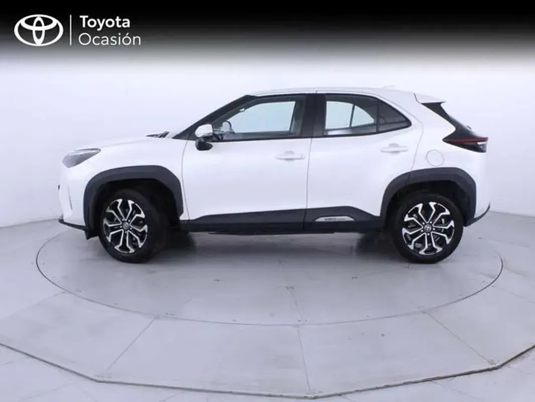 Usado Toyota Yaris Cross Active 116 CV (85 kW) 2023 Blanco SUV