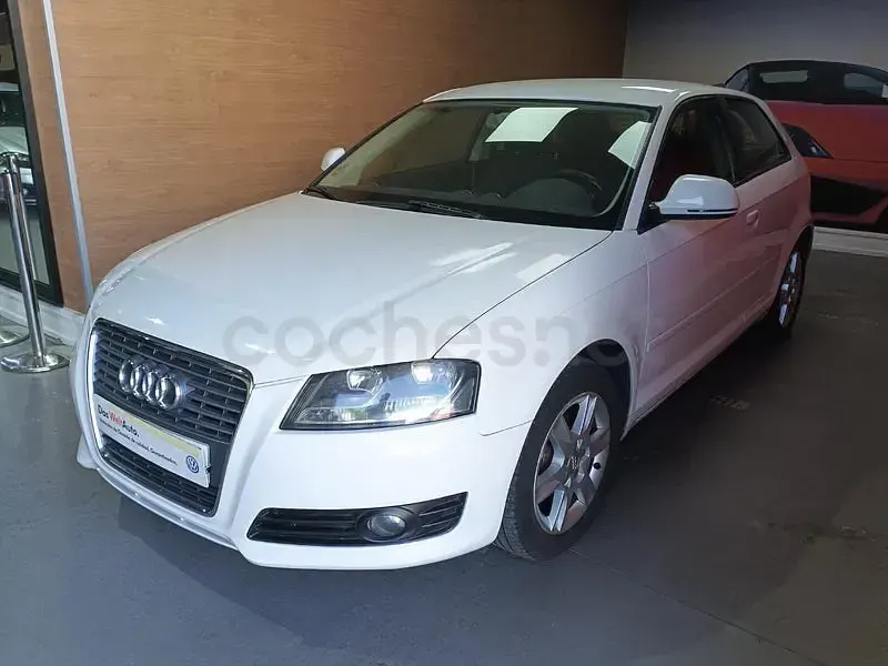Usado Audi A3 Ambition 105 CV (77 kW) 2010 Blanco Utilitario