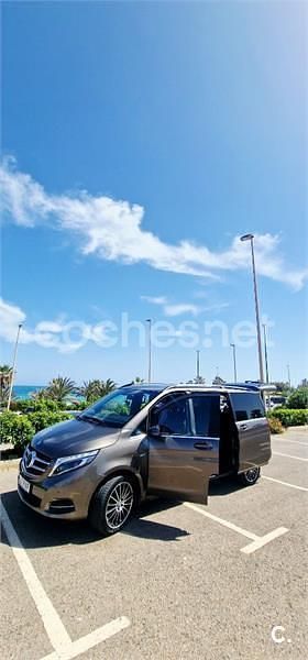 Usado Mercedes V250 Exclusive 204 CV (150 kW) 2017 Gris / plata Monovolumen