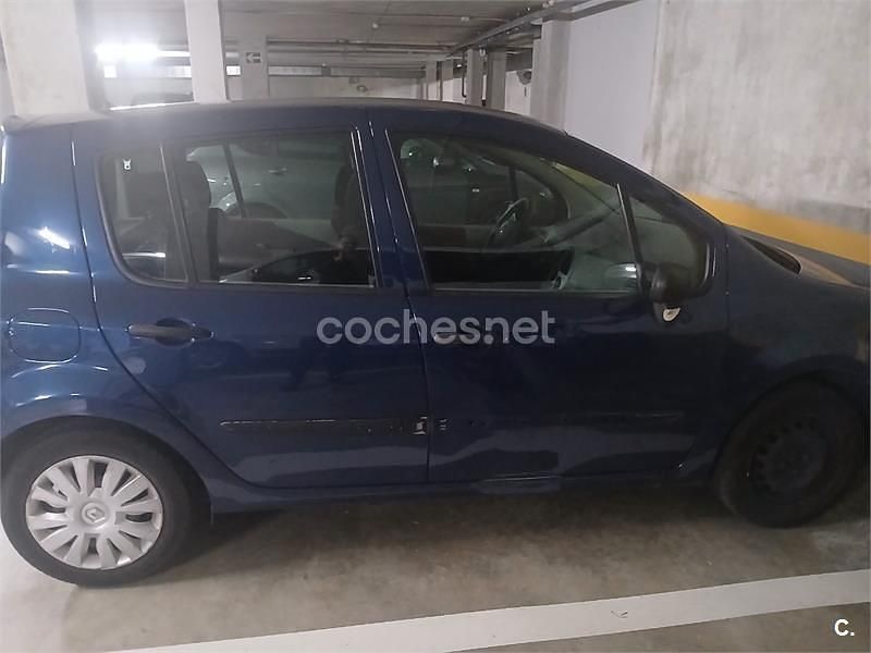 Usado Renault Grand Modus Dynamique 85 CV (62 kW) 2008 Azul Monovolumen