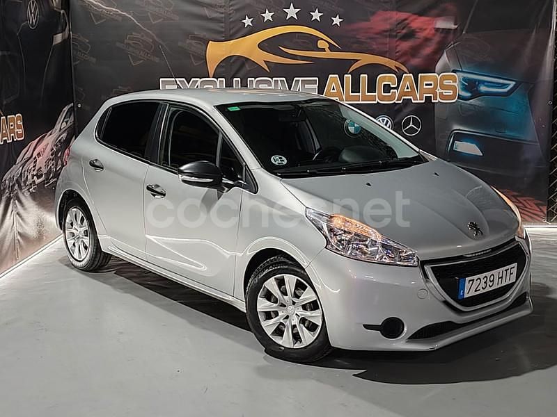 Gris / plata Usado 2013 Peugeot 208 Business-Line Utilitario | 3900 € (Precio justo) - Imagen 1/4
