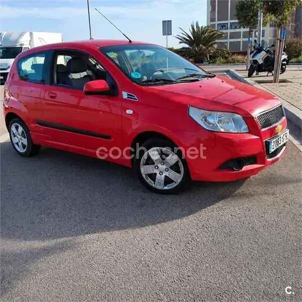 Usado Chevrolet Aveo LS 84 CV (61 kW) 2010 Rojo Berlina