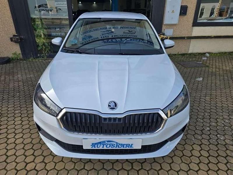 Usado Skoda Fabia Ambition 80 CV (58 kW) 2022 Blanco Utilitario