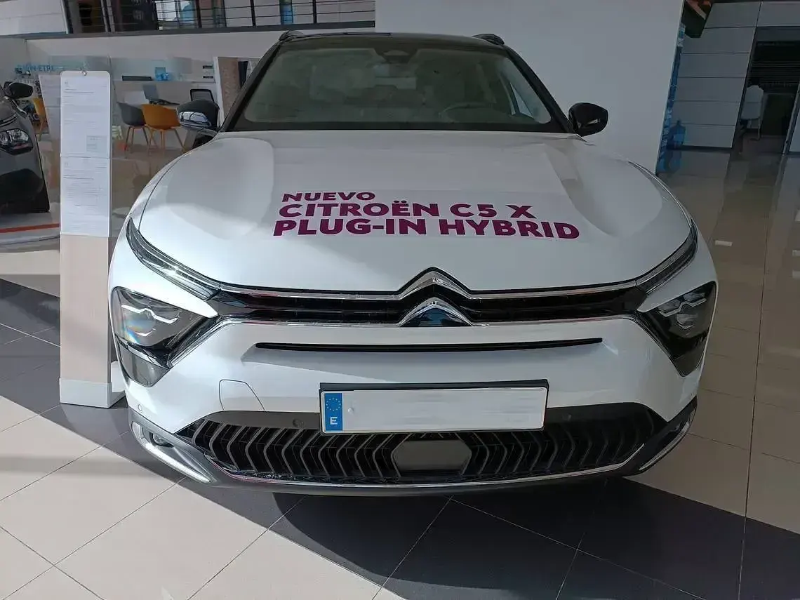 Usado Citroën C5 X Shine 180 CV (132 kW) 2023 Blanco Familiar