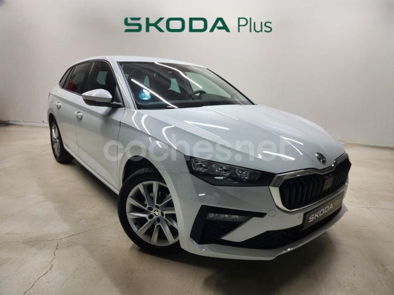 Blanco Usado 2024 Skoda Scala Selection Utilitario | 22.900 € - Imagen 1/4