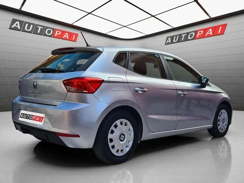 Usado Seat Ibiza Reference 80 CV (58 kW) 2021 Plateado Utilitario