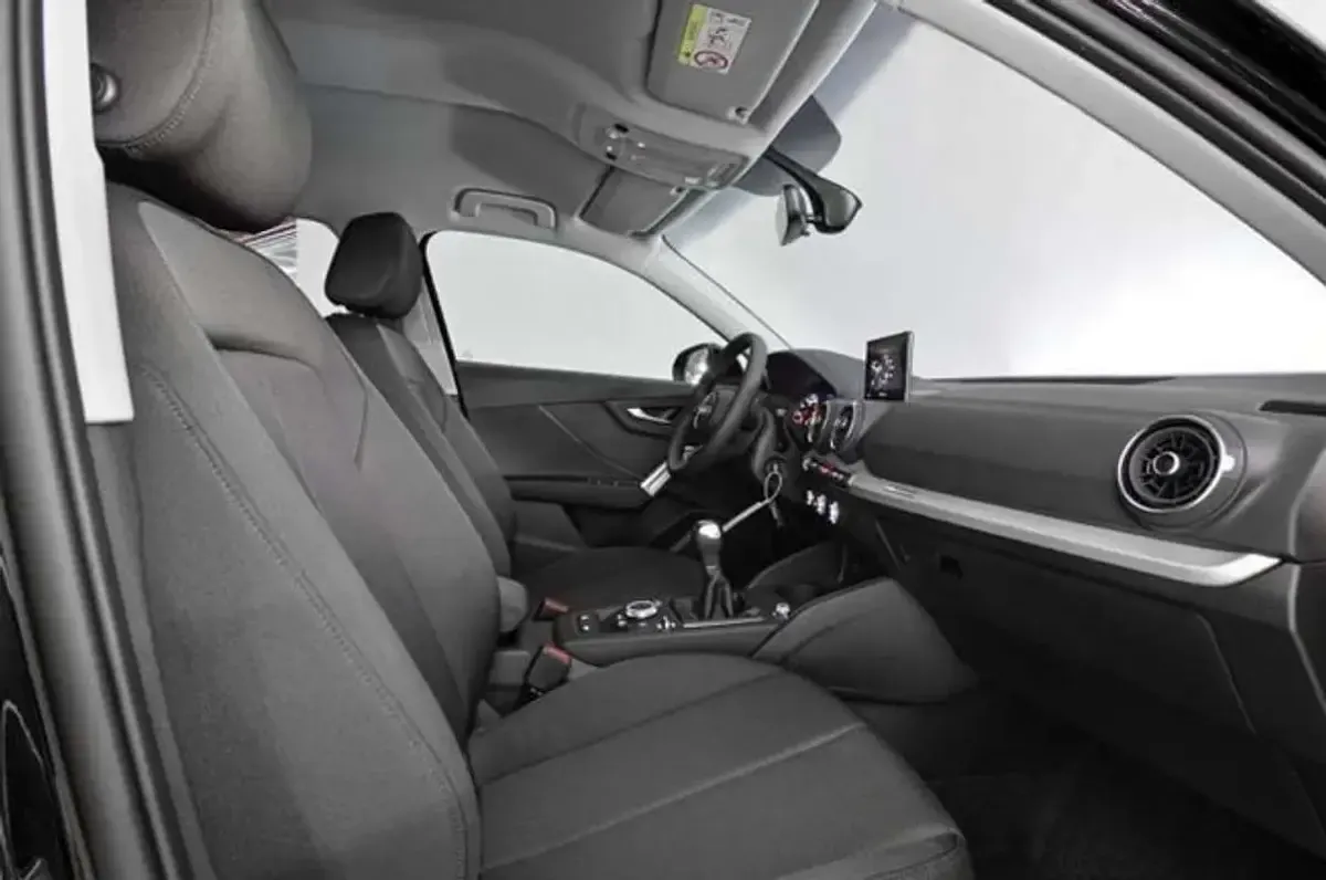 Usado Audi Q2 110 CV (80 kW) 2023 Negro SUV