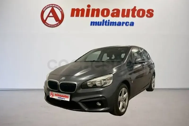 Usado BMW 225 Active Tourer iPerformance 224 CV (164 kW) 2017 Gris / plata Monovolumen
