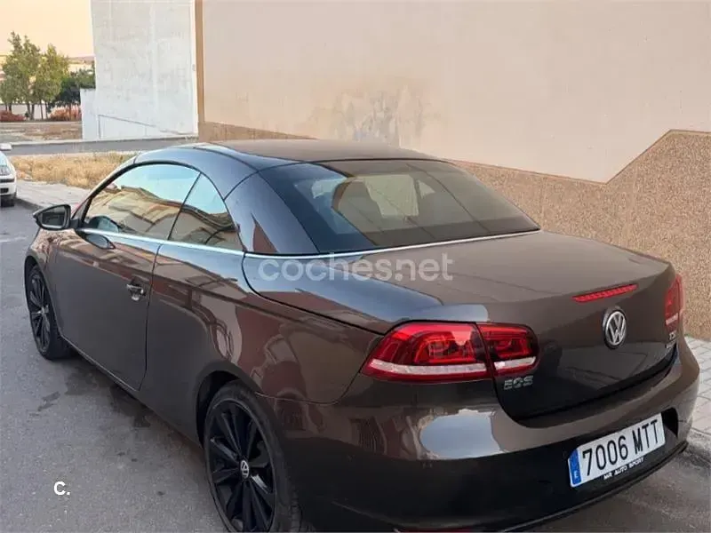 Usado VW Eos 122 CV (89 kW) 2015 Marrón Descapotable