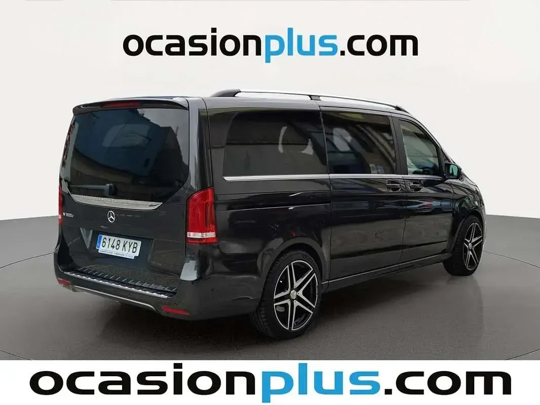 Usado Mercedes V300 Avantgarde 239 CV (175 kW) 2019 Gris Monovolumen
