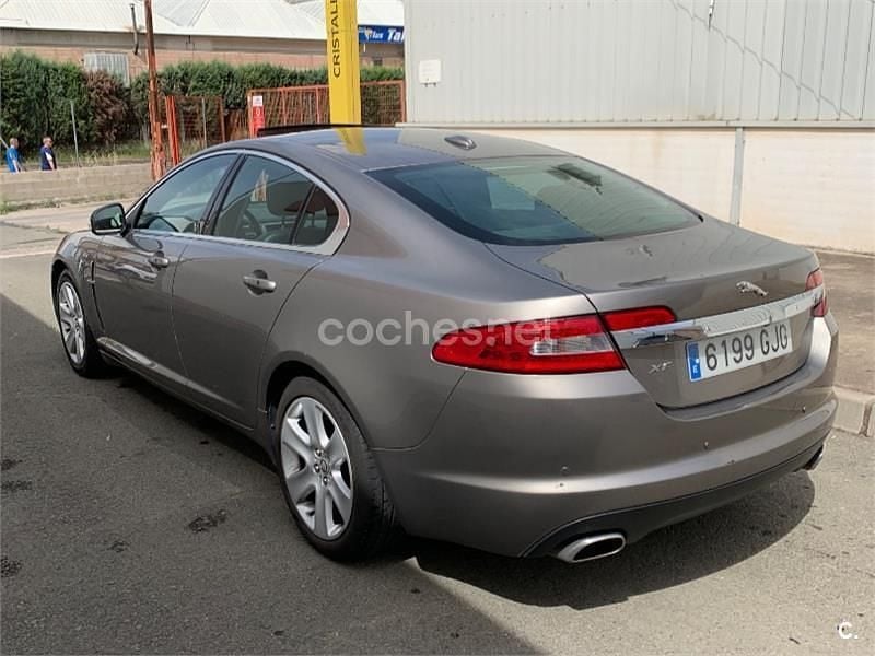 Usado Jaguar XF Premium Luxury 207 CV (152 kW) 2008 Gris / plata Berlina