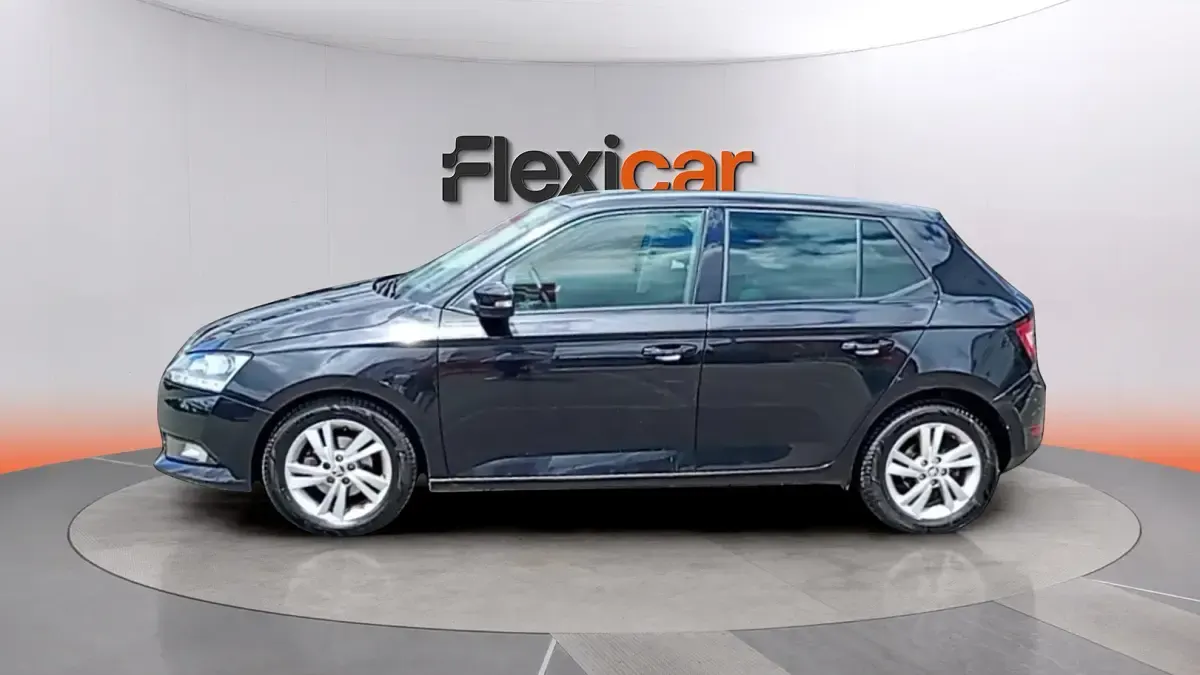 Usado Skoda Fabia Ambition 95 CV (69 kW) 2021 Negro Utilitario
