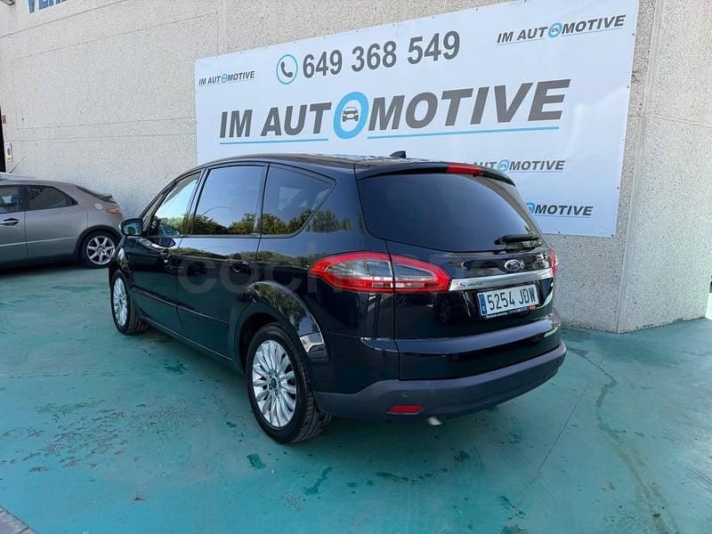 Begagnad Ford S-MAX Titanium 150 HK (110 kW) 2015 Svart Minibuss