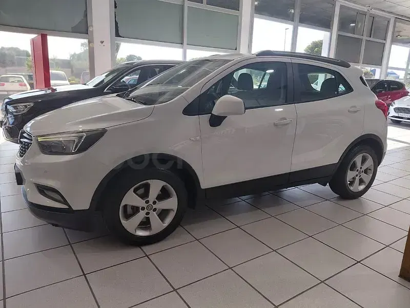 Usado Opel Mokka X Innovation 136 CV (100 kW) 2019 Blanco SUV