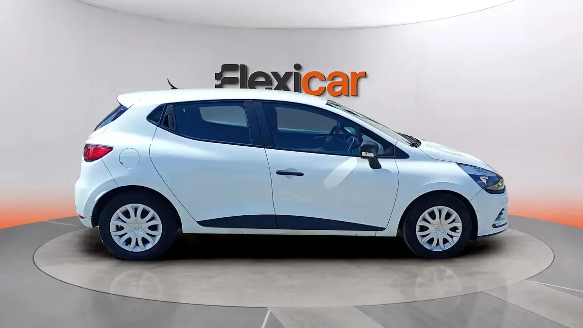 Usado Renault Clio IV Life 75 CV (55 kW) 2017 Blanco Berlina