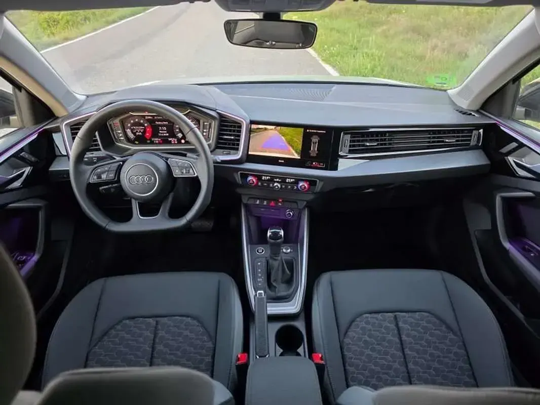Usado Audi A1 Sportback Black Edition 116 CV (85 kW) 2025 Gris Utilitario