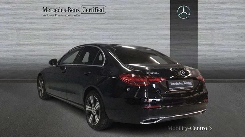 Usado Mercedes C300e 315 CV (231 kW) 2023 Negro Berlina
