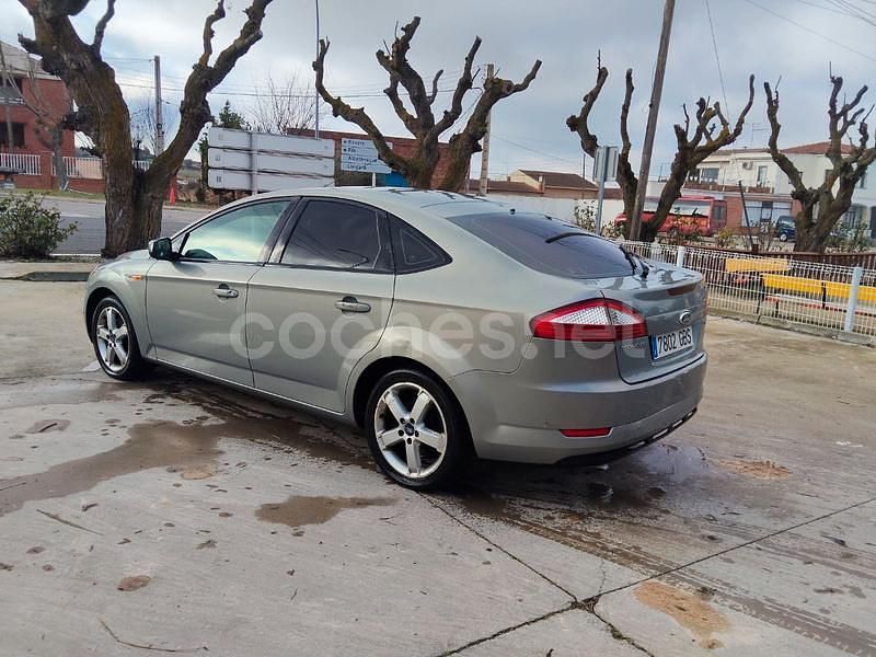 Usado Ford Mondeo Ambiente 125 CV (91 kW) 2009 Gris / plata Berlina