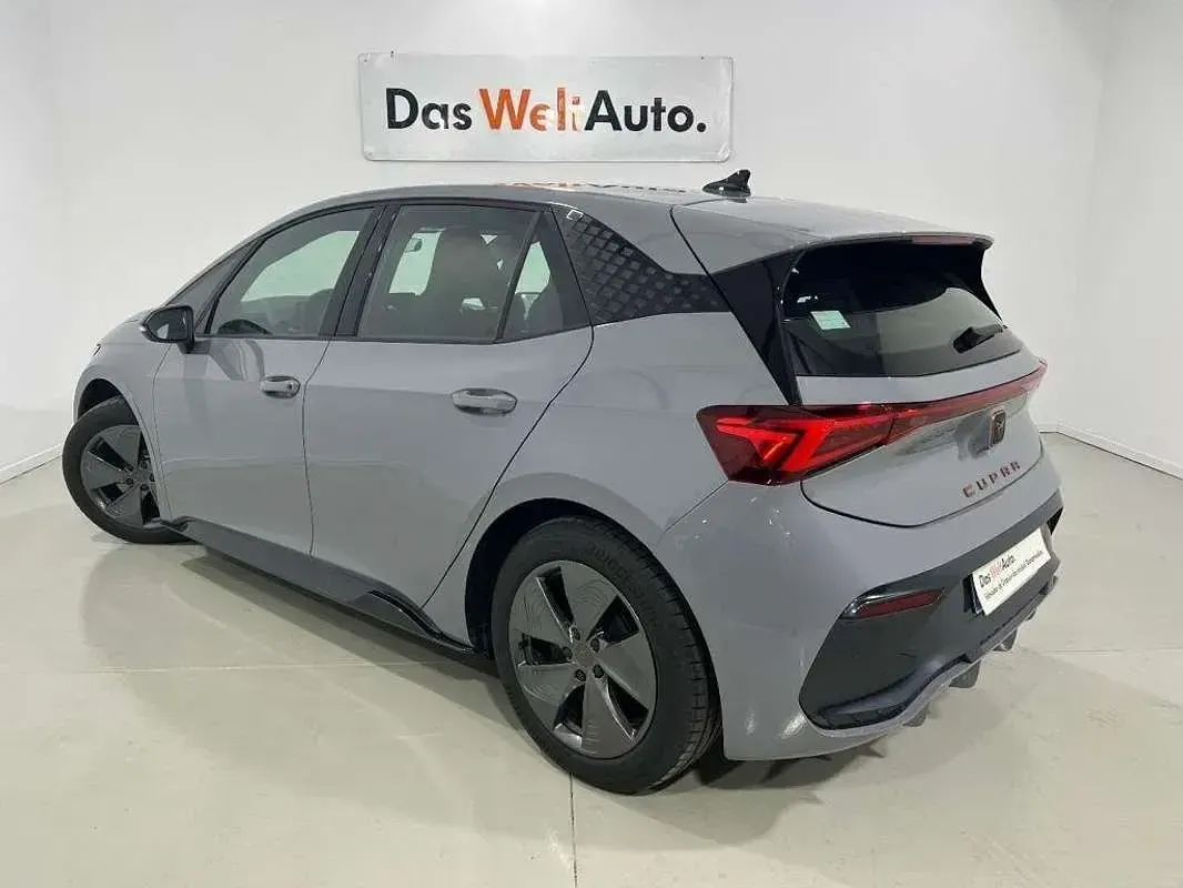 Usado Cupra Born 150 kW (204 CV) 2023 Gris Utilitario