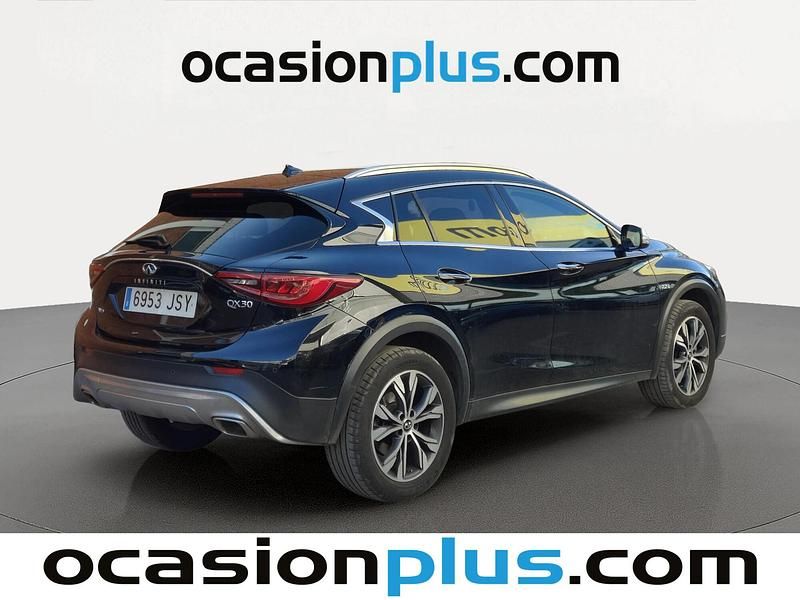 Usado Infiniti QX30 Premium 170 CV (125 kW) 2016 Negro SUV