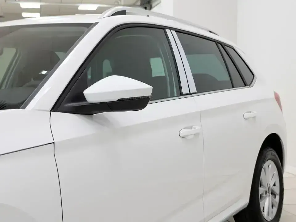 Usado Skoda Kamiq Selection 115 CV (84 kW) 2025 Blanco SUV