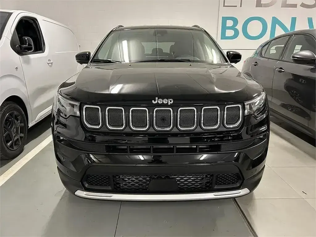 Usado Jeep Compass Limited 131 CV (96 kW) 2024 Negro SUV