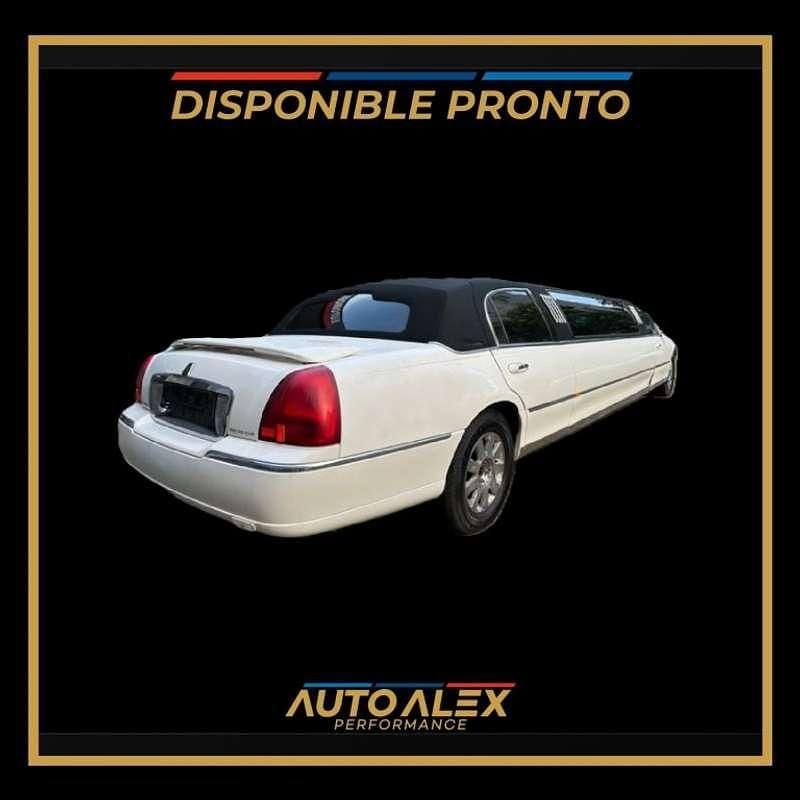 Usado Lincoln Town Car 2003 Blanco Berlina
